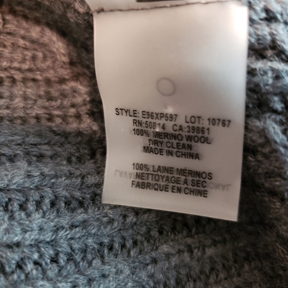 Elie Tahari sz SM grey cable knit crop sweater - Picture 7 of 8